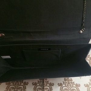 torrid Bags - Large skull clutch, NWOT by Torrid torrid Bags - Large skull clutch, NWOT by Torrid